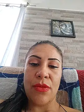 Snapshot of KittyHoleshot87 chatting on June 3, 2026, 4:23 pm KittyHoleshot87 online show from June 3, 2026, 4:23 pm