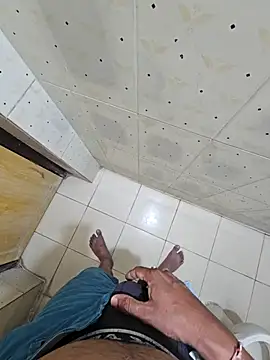 Snapshot of Gamecoc chatting on October 12, 2025, 5:34 pm Gamecoc online show from October 12, 2025, 5:34 pm