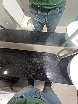 Snapshot of Gamecoc chatting on October 27, 2025, 8:18 am Gamecoc online show from October 27, 2025, 8:18 am