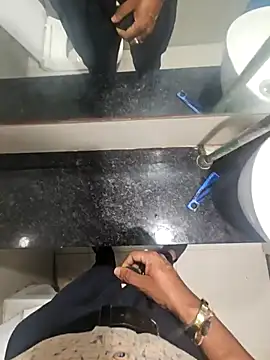 Snapshot of Gamecoc chatting on October 28, 2025, 10:52 am Gamecoc online show from October 28, 2025, 10:52 am