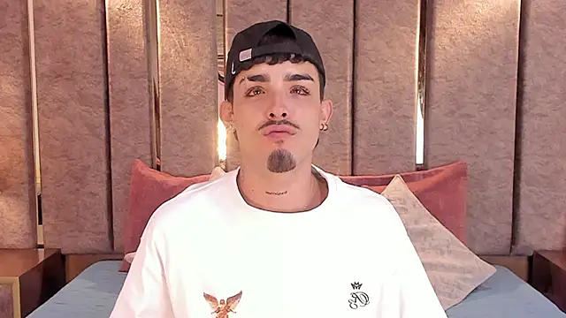 NikoStone  online show from April 2, 2026, 3:04 am