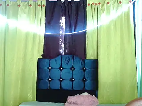 canelasexy 1 online show from December 2, 2025, 8:04 pm