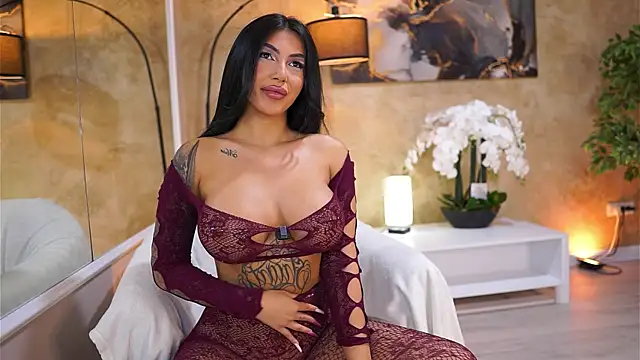 AishaaDevoe online show from October 30, 2025, 6:41 pm