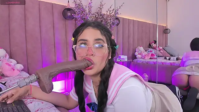 LizzyOlsen online show from October 5, 2025, 7:34 pm