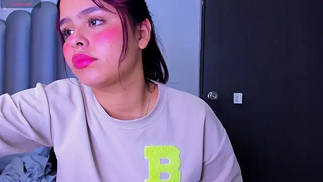 Sofia villareal online show from January 7, 2026, 4:59 am