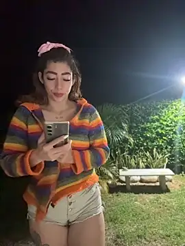 roxyrougee online show from April 19, 2026, 9:41 am