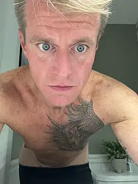 DILFiGuess11 online show from September 11, 2025, 5:07 am