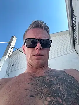 DILFiGuess11 online show from September 14, 2025, 4:06 pm