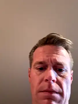 DILFiGuess11 online show from October 21, 2025, 9:04 pm