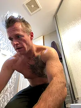 DILFiGuess11 online show from November 5, 2025, 4:23 am