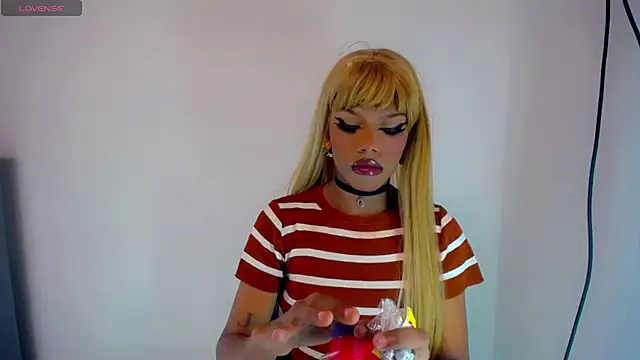 Snapshot of TheBlackwidows chatting on September 15, 2025, 7:58 pm TheBlackwidows online show from September 15, 2025, 7:58 pm