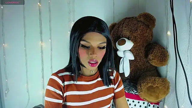 Snapshot of TheBlackwidows chatting on October 14, 2025, 4:46 am TheBlackwidows online show from October 14, 2025, 4:46 am