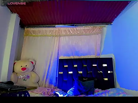 Snapshot of TheBlackwidows chatting on November 2, 2025, 10:45 pm TheBlackwidows online show from November 2, 2025, 10:45 pm