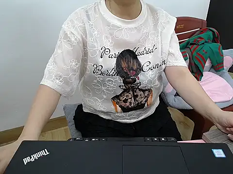 Anna28x online show from November 10, 2025, 3:22 pm