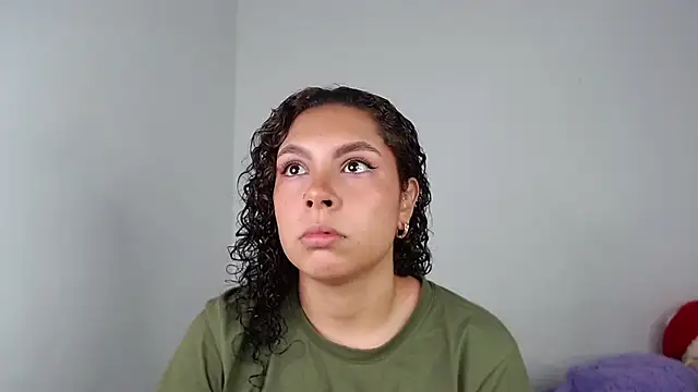 ViolettaMiller  online show from February 9, 2026, 1:26 pm