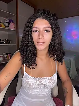 larajuli online show from May 31, 2026, 5:42 pm