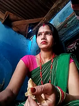 Jooli xx online show from February 15, 2026, 4:31 am