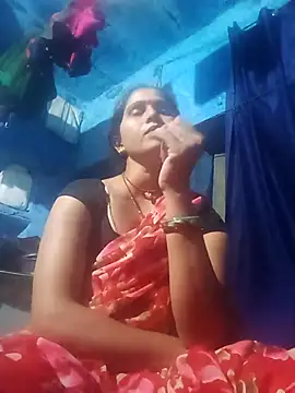 Jooli xx online show from March 28, 2026, 1:33 pm