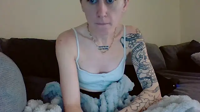 liltiddygoffwaifu online show from November 20, 2025, 5:40 am