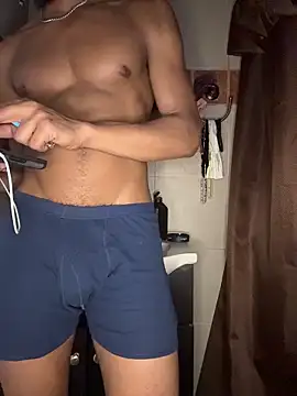 Snapshot of TRILLAHUNG chatting on October 30, 2025, 3:19 am TRILLAHUNG online show from October 30, 2025, 3:19 am