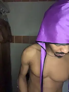 TRILLAHUNG online show from December 2, 2025, 7:47 am