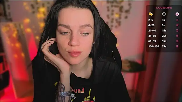 Snapshot of raspberry__girl_ chatting on October 22, 2025, 10:20 pm raspberry  girl  online show from October 22, 2025, 10:20 pm