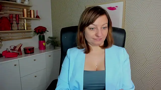 angelaSamt online show from April 13, 2026, 5:35 am