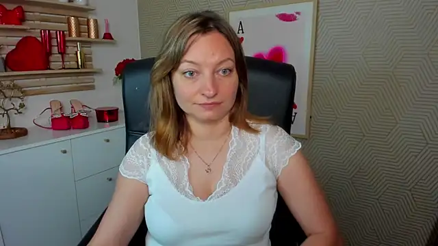 angelaSamt online show from June 9, 2026, 5:52 am