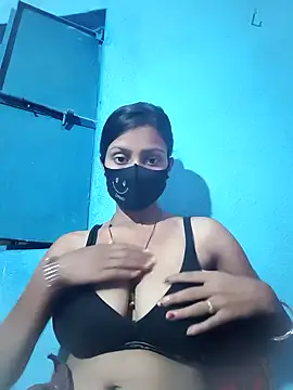 posewith online show from September 17, 2025, 9:27 pm