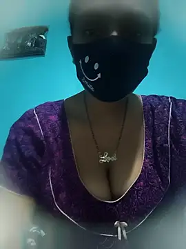 posewith online show from October 22, 2025, 8:52 pm