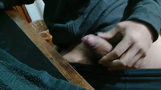 Martucho hot online show from April 4, 2026, 5:21 pm