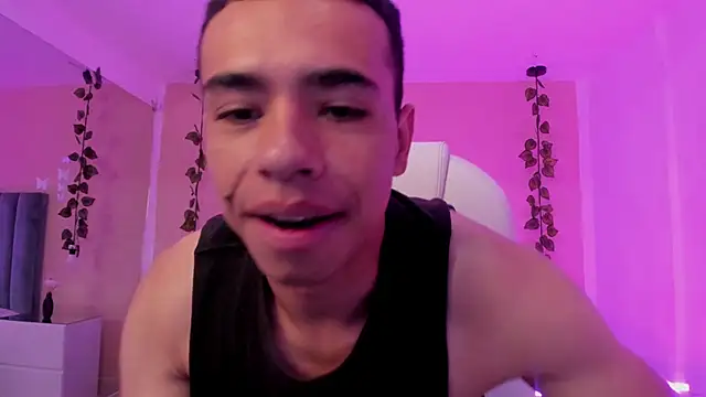 Muscle Scott online show from November 2, 2025, 1:24 pm