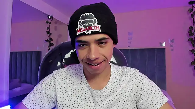 Muscle Scott online show from November 21, 2025, 12:59 pm