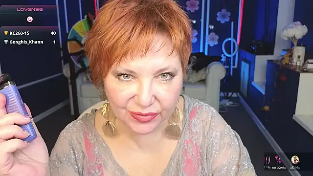 Kira Kenett online show from October 25, 2025, 4:57 pm