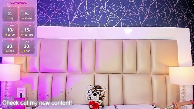 HatsaJones online show from March 11, 2026, 3:45 am