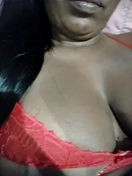 Snapshot of thamihravena chatting on October 18, 2025, 11:44 am thamihravena online show from October 18, 2025, 11:44 am