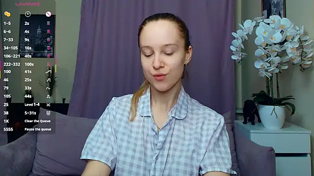 SoonMoor online show from April 5, 2026, 7:33 pm