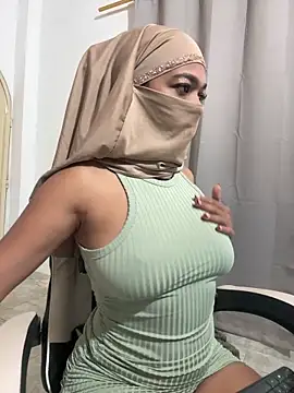 Snapshot of Yuli_arabic chatting on April 27, 2026, 7:23 pm Yuli arabic online show from April 27, 2026, 7:23 pm