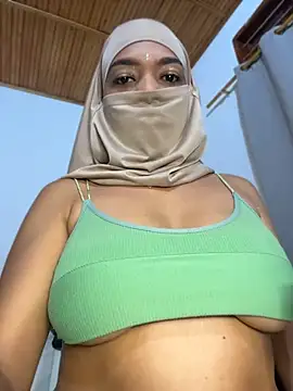 Snapshot of Yuli_arabic chatting on May 29, 2026, 7:12 pm Yuli arabic online show from May 29, 2026, 7:12 pm