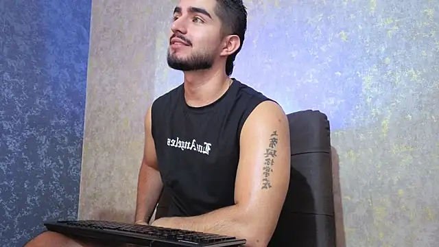 Snapshot of zayn_maximoff chatting on January 17, 2026, 11:59 am zayn maximoff online show from January 17, 2026, 11:59 am