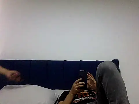 KianxxTeach online show from November 6, 2025, 9:05 pm