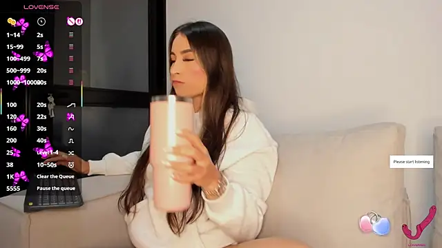 Lauuuuuuuu  online show from April 2, 2026, 3:04 am