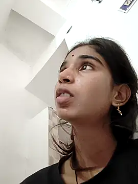 Hot-Soniya2 online show from October 4, 2025, 6:11 am