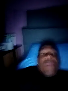 estrogeni online show from April 18, 2026, 7:40 pm