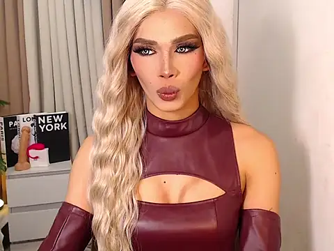 Miss Cataluna69 online show from November 19, 2025, 9:15 pm