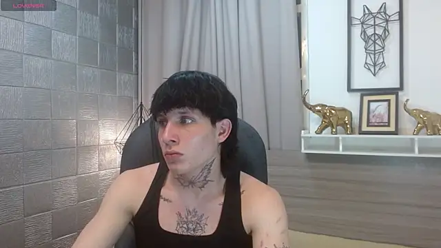 Iantwink18 online show from November 9, 2025, 7:50 am