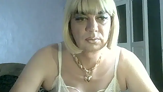 NiraFrost online show from October 19, 2025, 5:46 pm