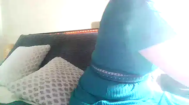 aussiepeaches online show from March 19, 2025, 2:37 am