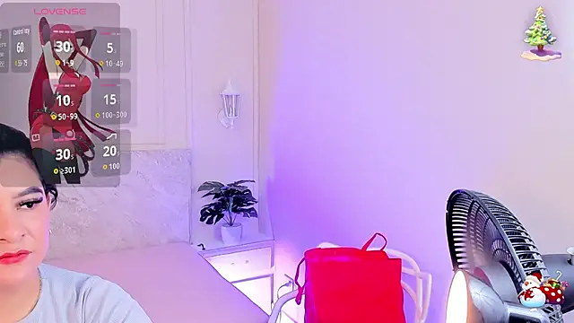 TianaGlow26 online show from November 17, 2025, 7:19 pm