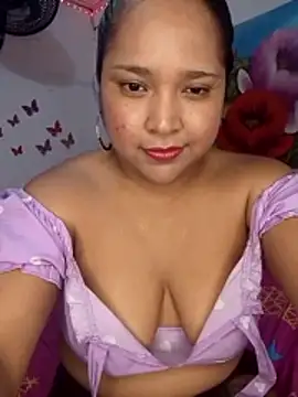 Snapshot of Angelly_ricura chatting on April 2, 2026, 5:27 am Angelly ricura online show from April 2, 2026, 5:27 am